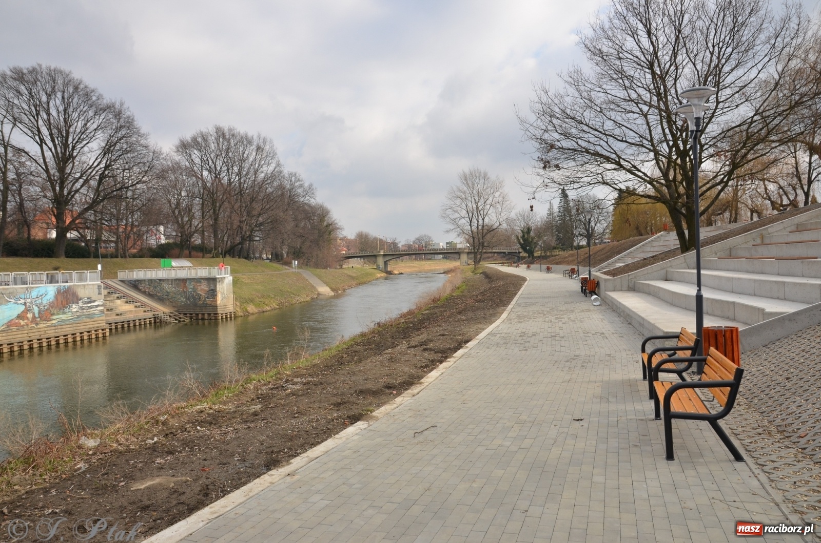 Zdjęcie w galerii na portalu naszraciborz.pl: Bulwary nadodrzańskie gotowe. Czy polubią je raciborzanie? wiadomości z regionu