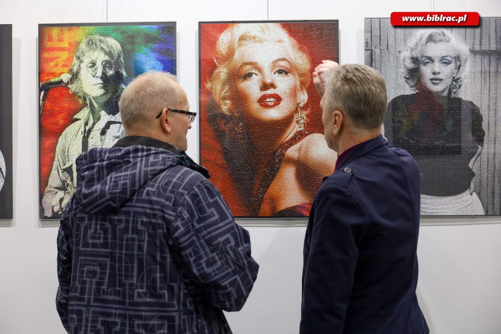 Zdjęcie w galerii na portalu naszraciborz.pl: Sztuka z puzzli. W bibliotece odbył się wernisaż wystawy Jana Świerczka wiadomości z regionu