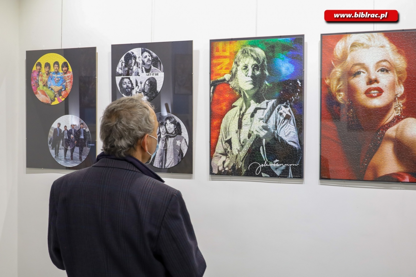 Zdjęcie w galerii na portalu naszraciborz.pl: Sztuka z puzzli. W bibliotece odbył się wernisaż wystawy Jana Świerczka wiadomości z regionu