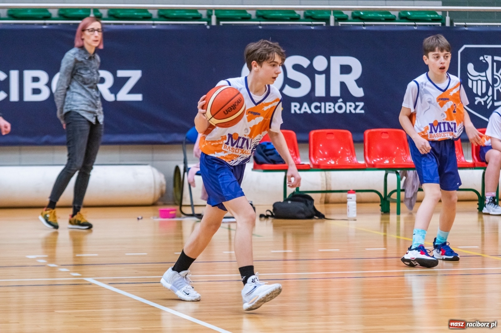 Zdjęcie w galerii na portalu naszraciborz.pl: Koszykarski dreszczowiec w Arenie Rafako z happy endem [FOTO i WIDEO] wiadomości z regionu