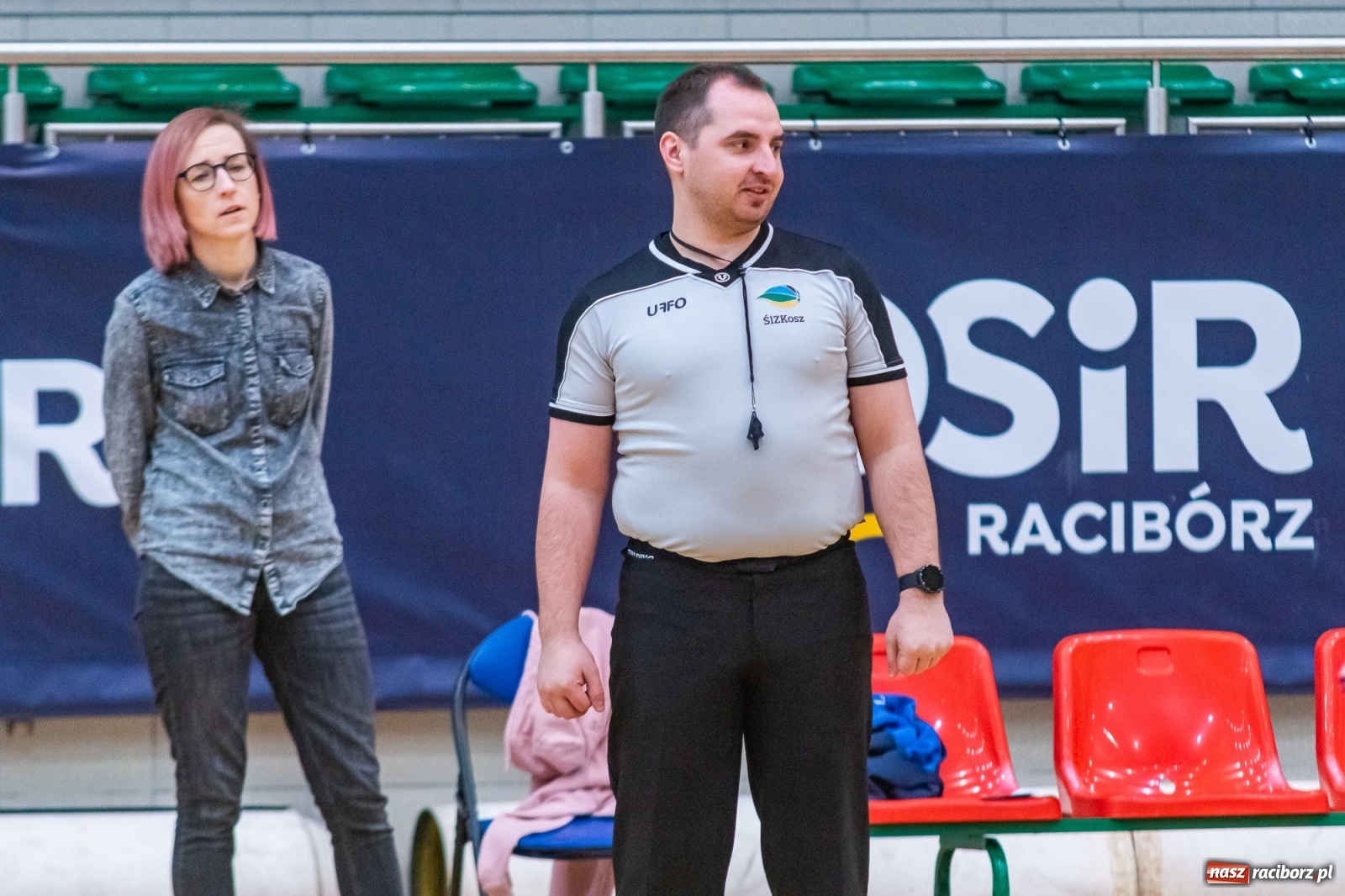 Zdjęcie w galerii na portalu naszraciborz.pl: Koszykarski dreszczowiec w Arenie Rafako z happy endem [FOTO i WIDEO] wiadomości z regionu