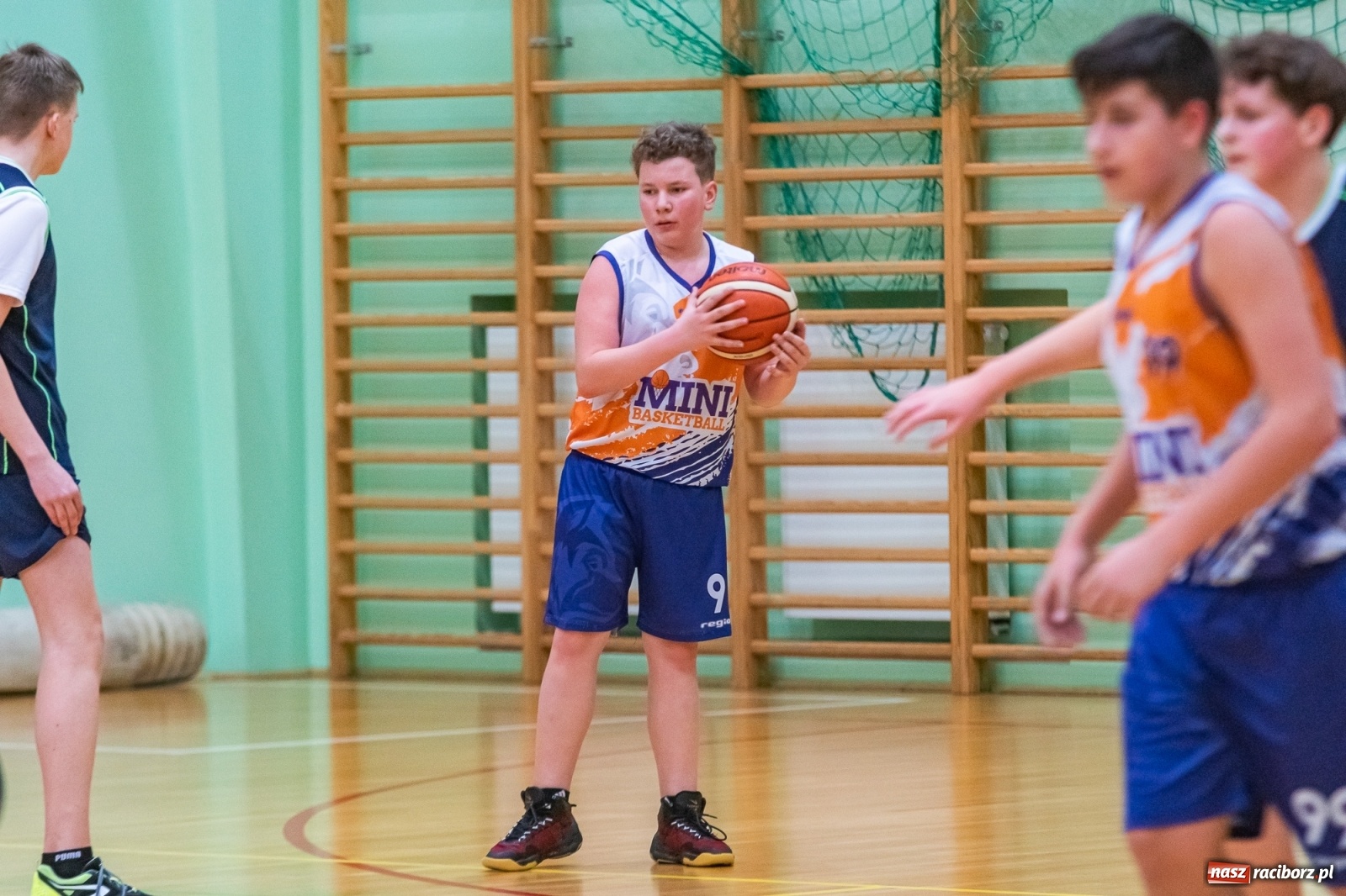 Zdjęcie w galerii na portalu naszraciborz.pl: Koszykarski dreszczowiec w Arenie Rafako z happy endem [FOTO i WIDEO] wiadomości z regionu
