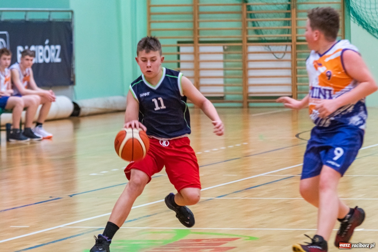Zdjęcie w galerii na portalu naszraciborz.pl: Koszykarski dreszczowiec w Arenie Rafako z happy endem [FOTO i WIDEO] wiadomości z regionu