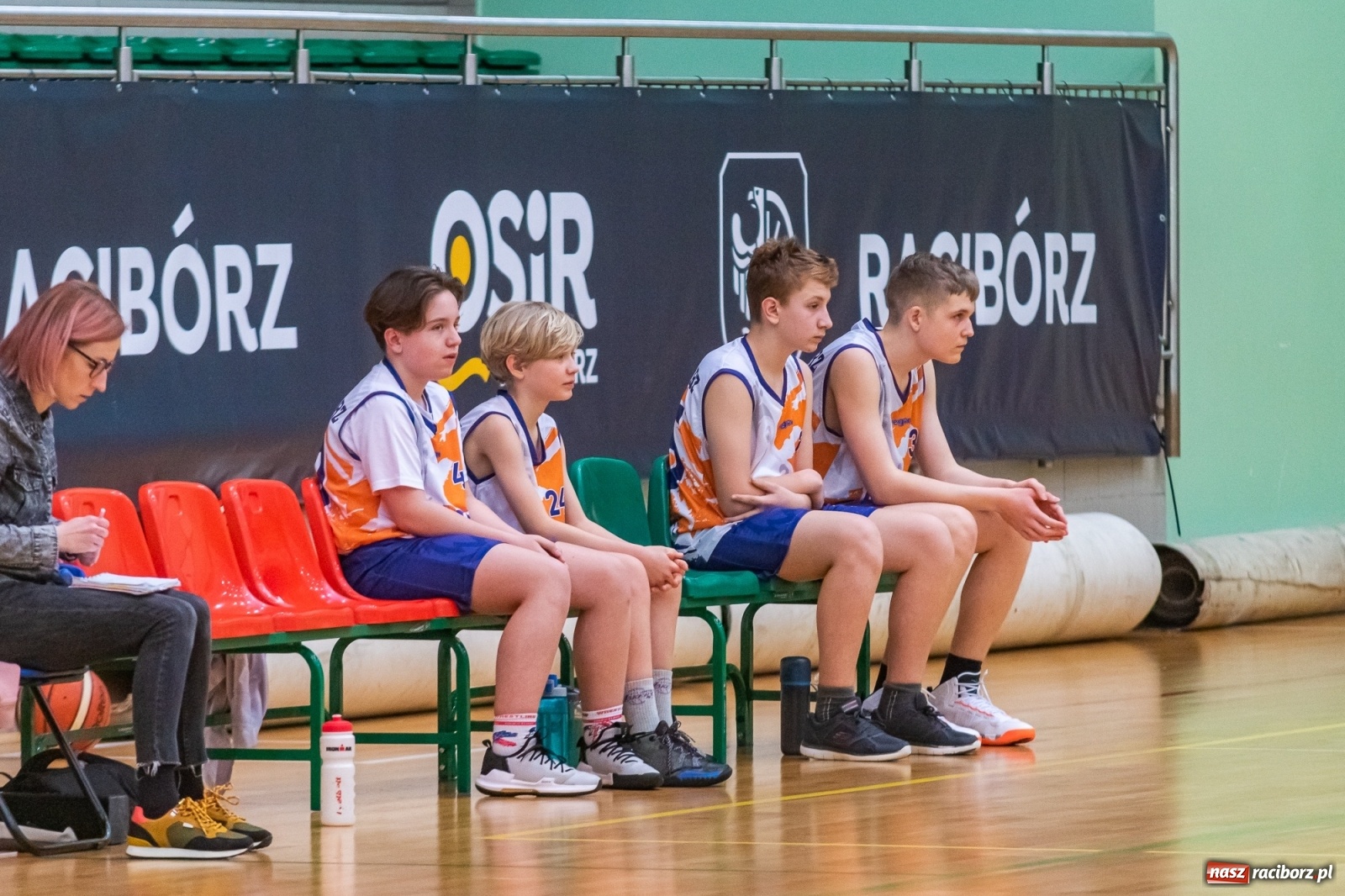 Zdjęcie w galerii na portalu naszraciborz.pl: Koszykarski dreszczowiec w Arenie Rafako z happy endem [FOTO i WIDEO] wiadomości z regionu