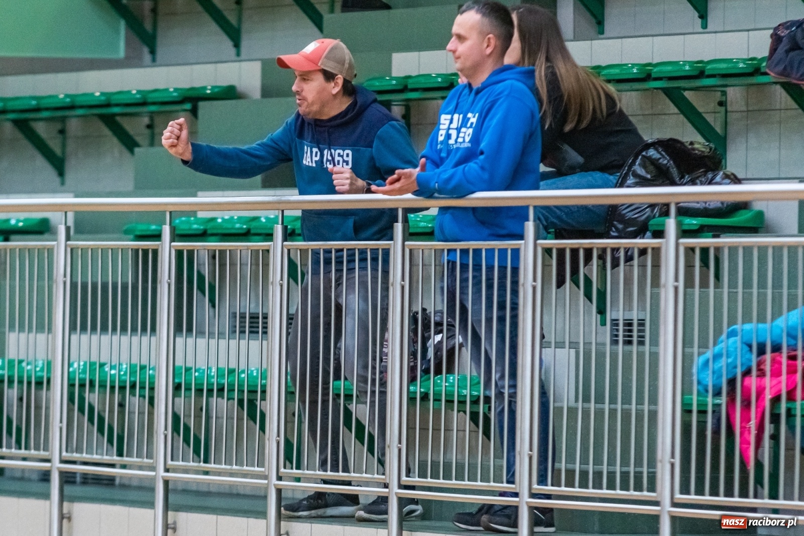 Zdjęcie w galerii na portalu naszraciborz.pl: Koszykarski dreszczowiec w Arenie Rafako z happy endem [FOTO i WIDEO] wiadomości z regionu