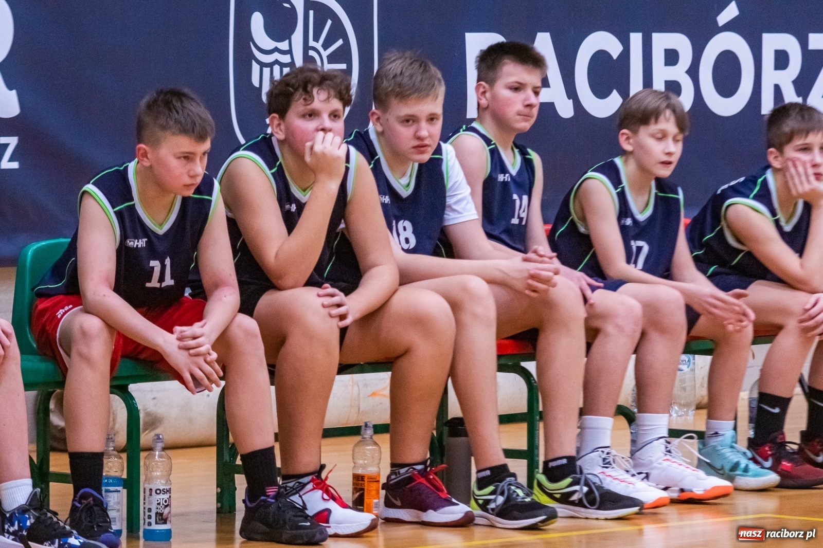 Zdjęcie w galerii na portalu naszraciborz.pl: Koszykarski dreszczowiec w Arenie Rafako z happy endem [FOTO i WIDEO] wiadomości z regionu