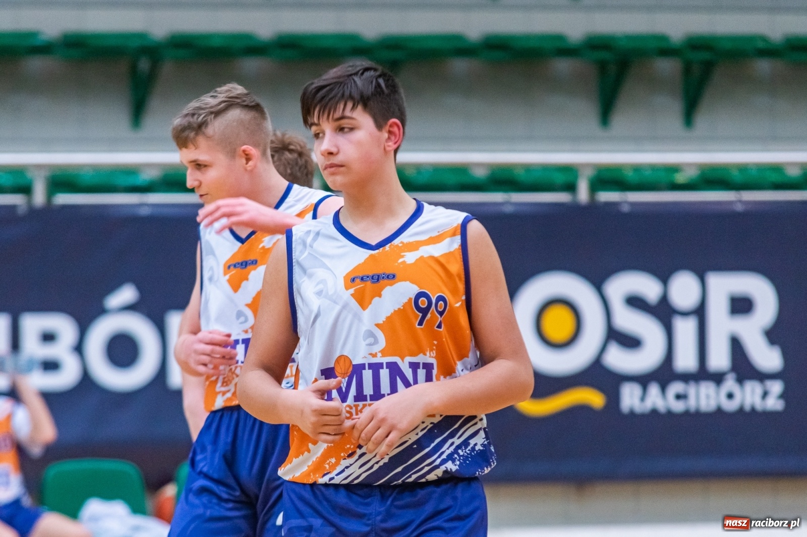 Zdjęcie w galerii na portalu naszraciborz.pl: Koszykarski dreszczowiec w Arenie Rafako z happy endem [FOTO i WIDEO] wiadomości z regionu