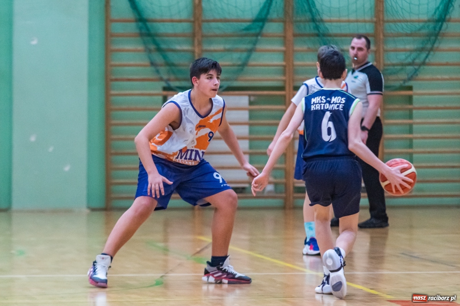 Zdjęcie w galerii na portalu naszraciborz.pl: Koszykarski dreszczowiec w Arenie Rafako z happy endem [FOTO i WIDEO] wiadomości z regionu