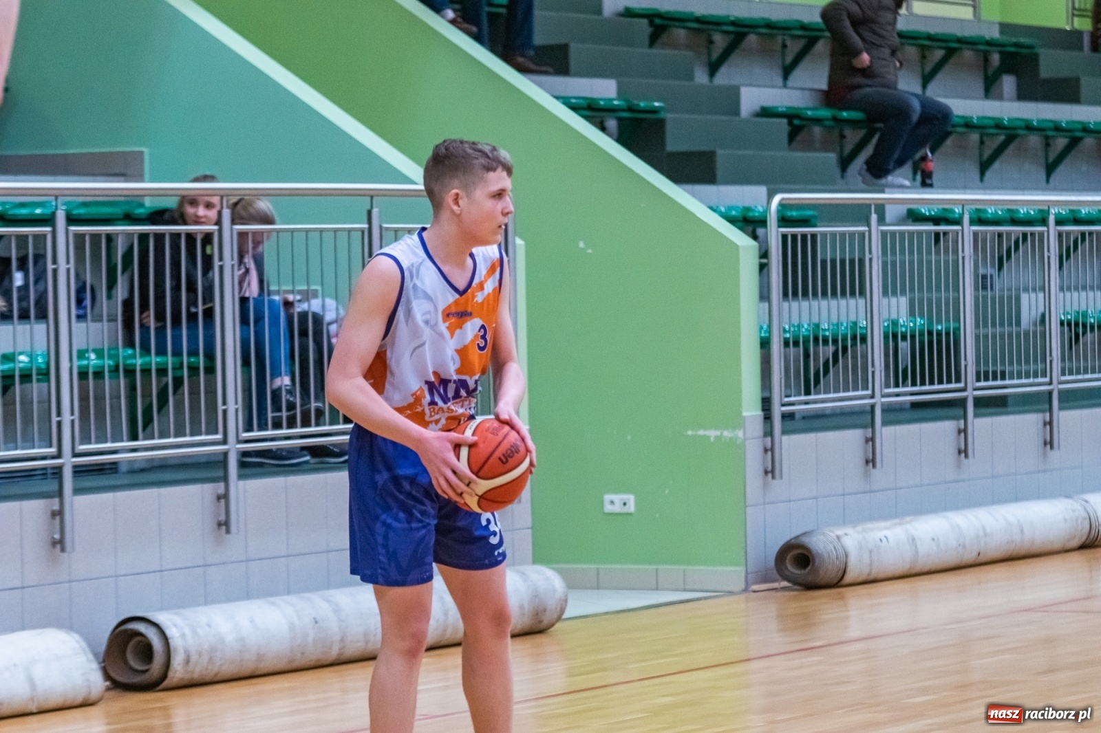 Zdjęcie w galerii na portalu naszraciborz.pl: Koszykarski dreszczowiec w Arenie Rafako z happy endem [FOTO i WIDEO] wiadomości z regionu