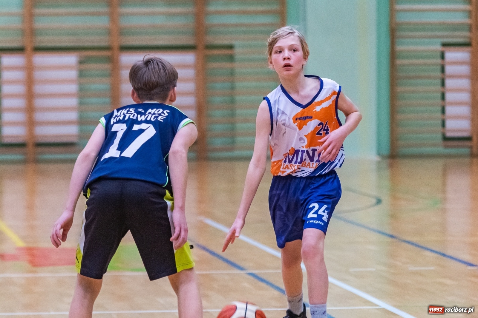 Zdjęcie w galerii na portalu naszraciborz.pl: Koszykarski dreszczowiec w Arenie Rafako z happy endem [FOTO i WIDEO] wiadomości z regionu