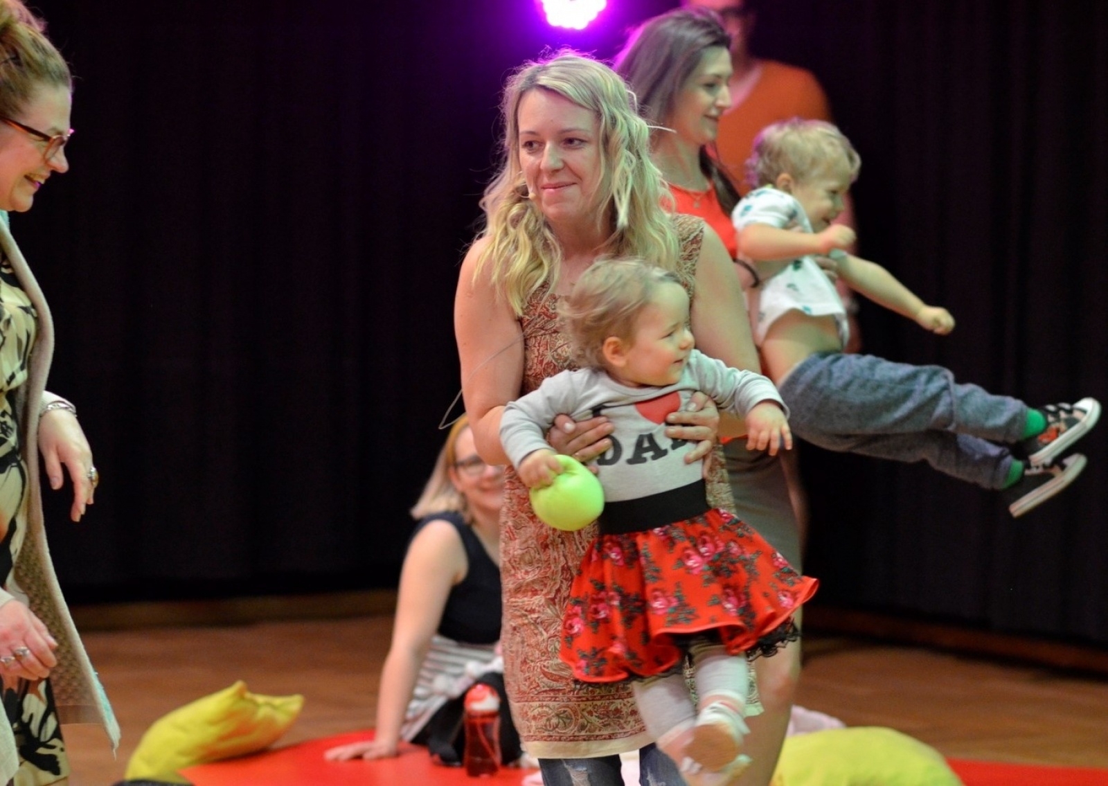 Zdjęcie w galerii na portalu naszraciborz.pl: Polskie melodie ludowe, czyli kolejna edycja Maluchów w krainie dźwięku wiadomości z regionu