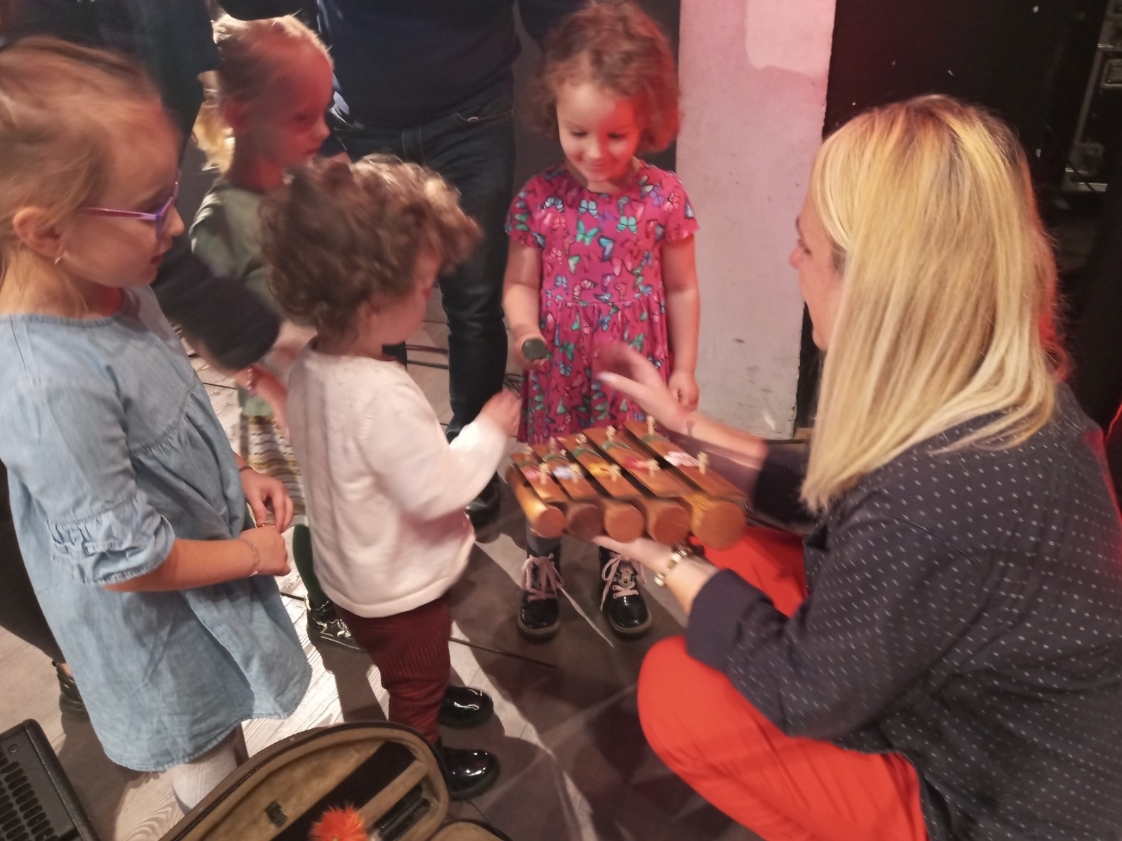 Zdjęcie w galerii na portalu naszraciborz.pl: Polskie melodie ludowe, czyli kolejna edycja Maluchów w krainie dźwięku wiadomości z regionu