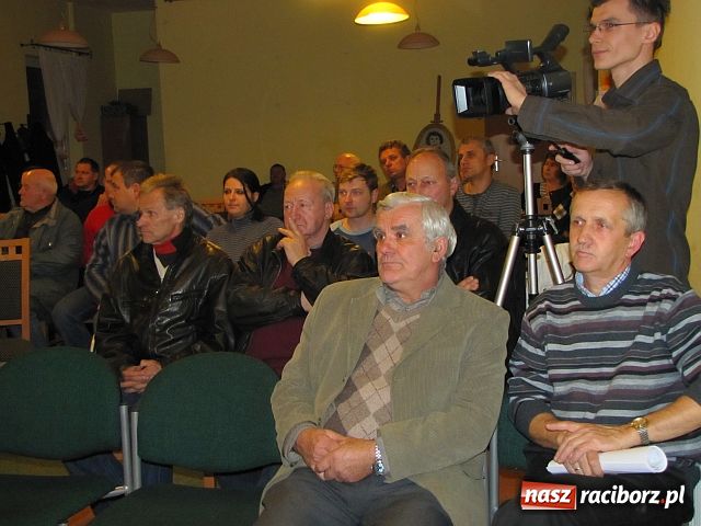 Zdjęcie w galerii na portalu naszraciborz.pl: Gorąca debata w Rudniku wiadomości z regionu