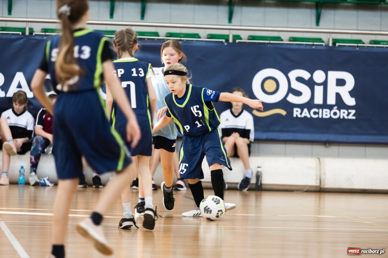 Zdjęcie w galerii na portalu naszraciborz.pl: Czwartkowa piłkarska rywalizacja w hali przy Łąkowej [FOTO] wiadomości z regionu