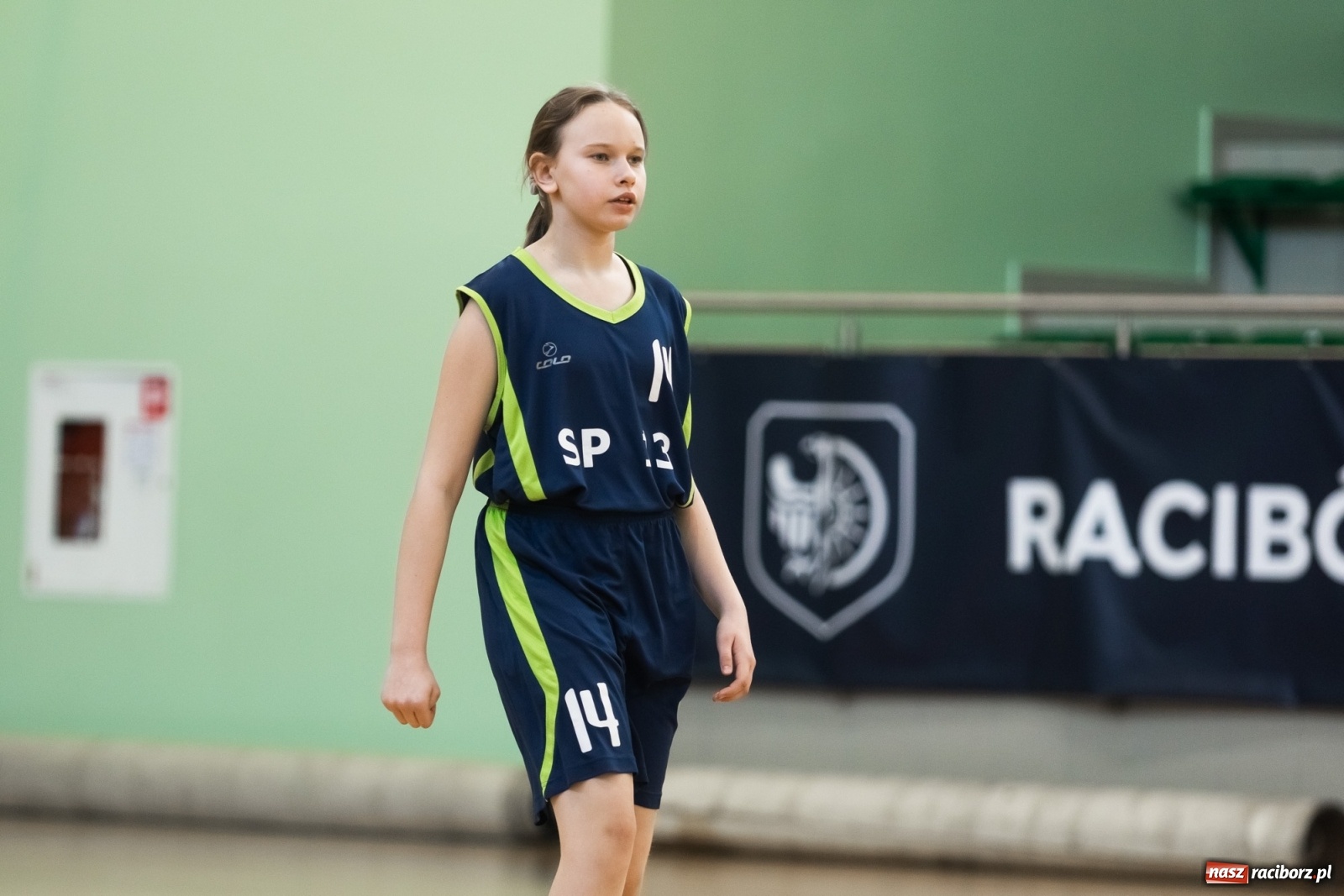 Zdjęcie w galerii na portalu naszraciborz.pl: Czwartkowa piłkarska rywalizacja w hali przy Łąkowej [FOTO] wiadomości z regionu