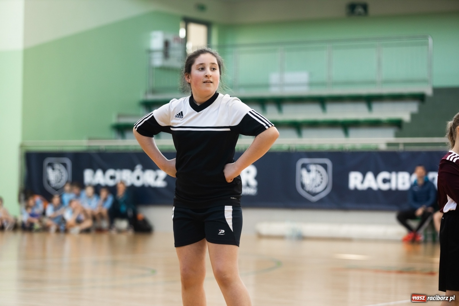 Zdjęcie w galerii na portalu naszraciborz.pl: Czwartkowa piłkarska rywalizacja w hali przy Łąkowej [FOTO] wiadomości z regionu