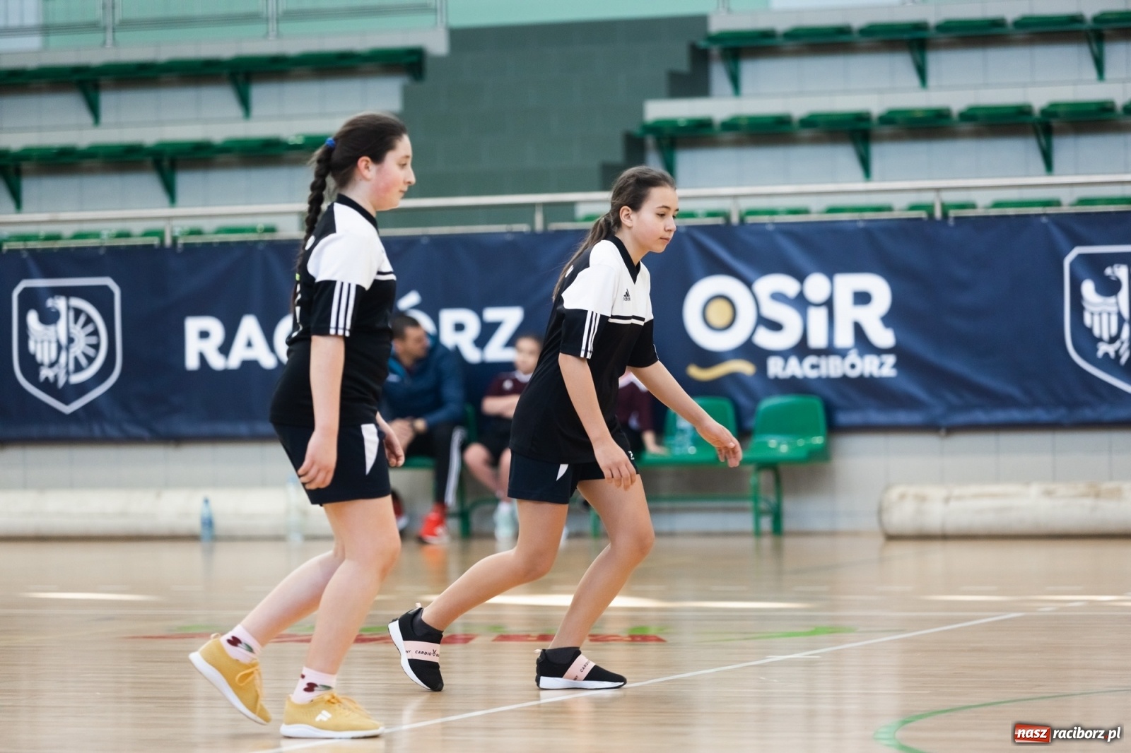 Zdjęcie w galerii na portalu naszraciborz.pl: Czwartkowa piłkarska rywalizacja w hali przy Łąkowej [FOTO] wiadomości z regionu