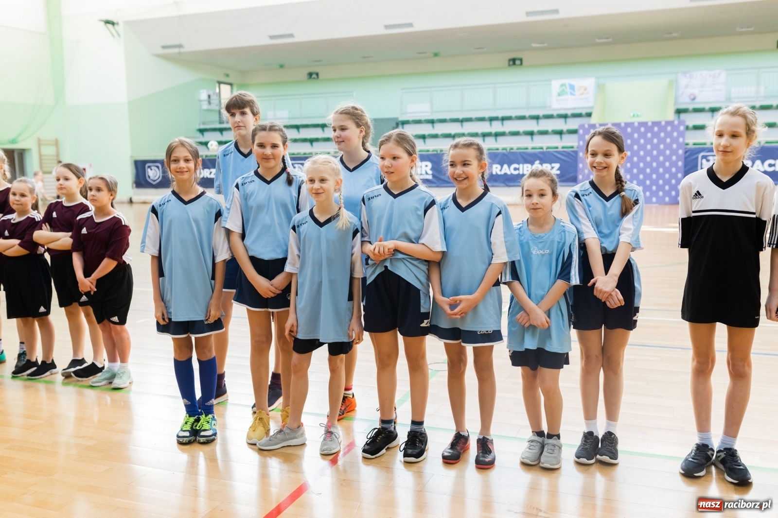 Zdjęcie w galerii na portalu naszraciborz.pl: Czwartkowa piłkarska rywalizacja w hali przy Łąkowej [FOTO] wiadomości z regionu