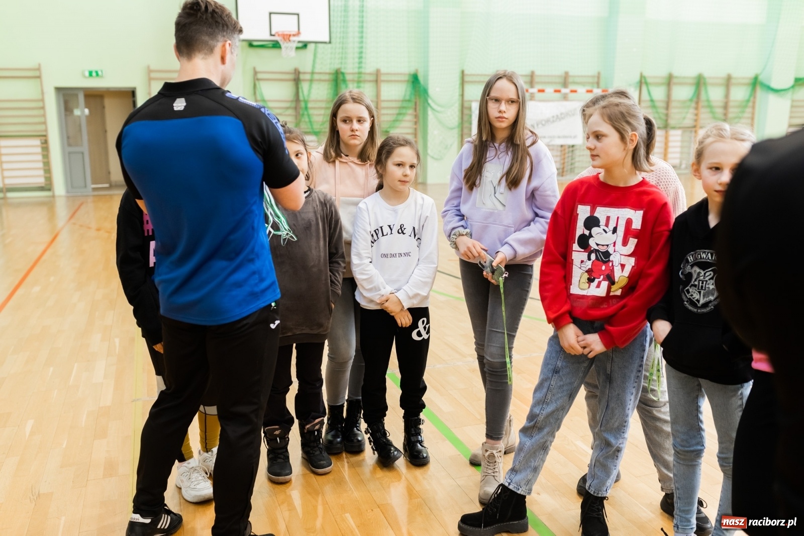 Zdjęcie w galerii na portalu naszraciborz.pl: Czwartkowa piłkarska rywalizacja w hali przy Łąkowej [FOTO] wiadomości z regionu