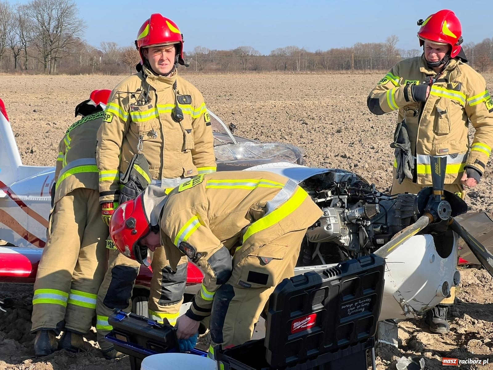Zdjęcie w galerii na portalu naszraciborz.pl: Wypadek awionetki pod Raciborzem [FOTO i WIDEO] wiadomości z regionu
