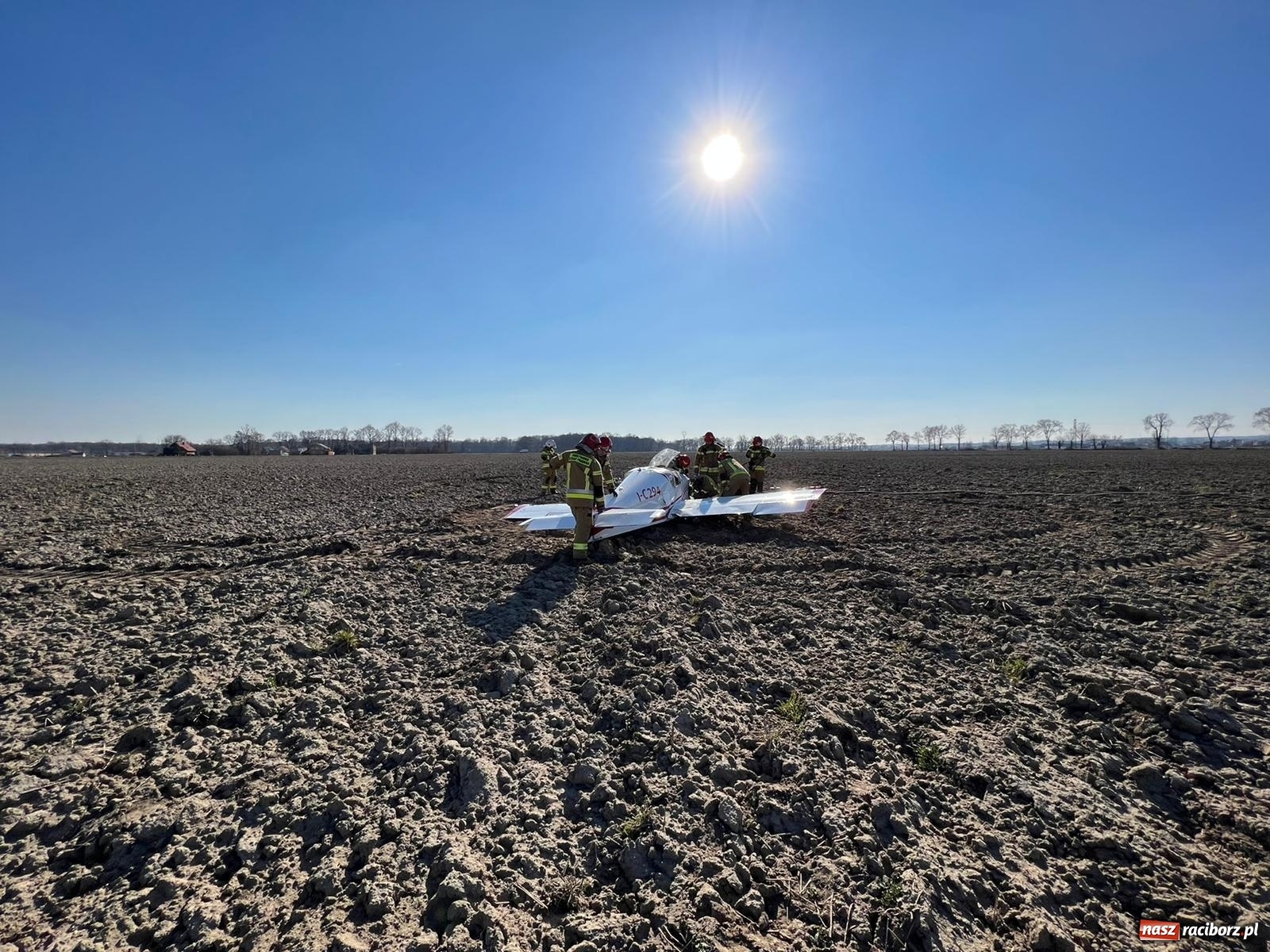 Zdjęcie w galerii na portalu naszraciborz.pl: Wypadek awionetki pod Raciborzem [FOTO i WIDEO] wiadomości z regionu