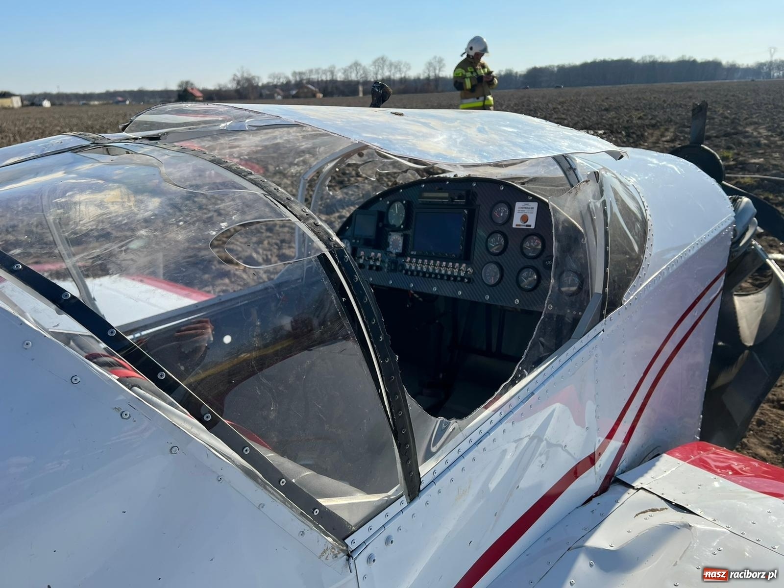 Zdjęcie w galerii na portalu naszraciborz.pl: Wypadek awionetki pod Raciborzem [FOTO i WIDEO] wiadomości z regionu
