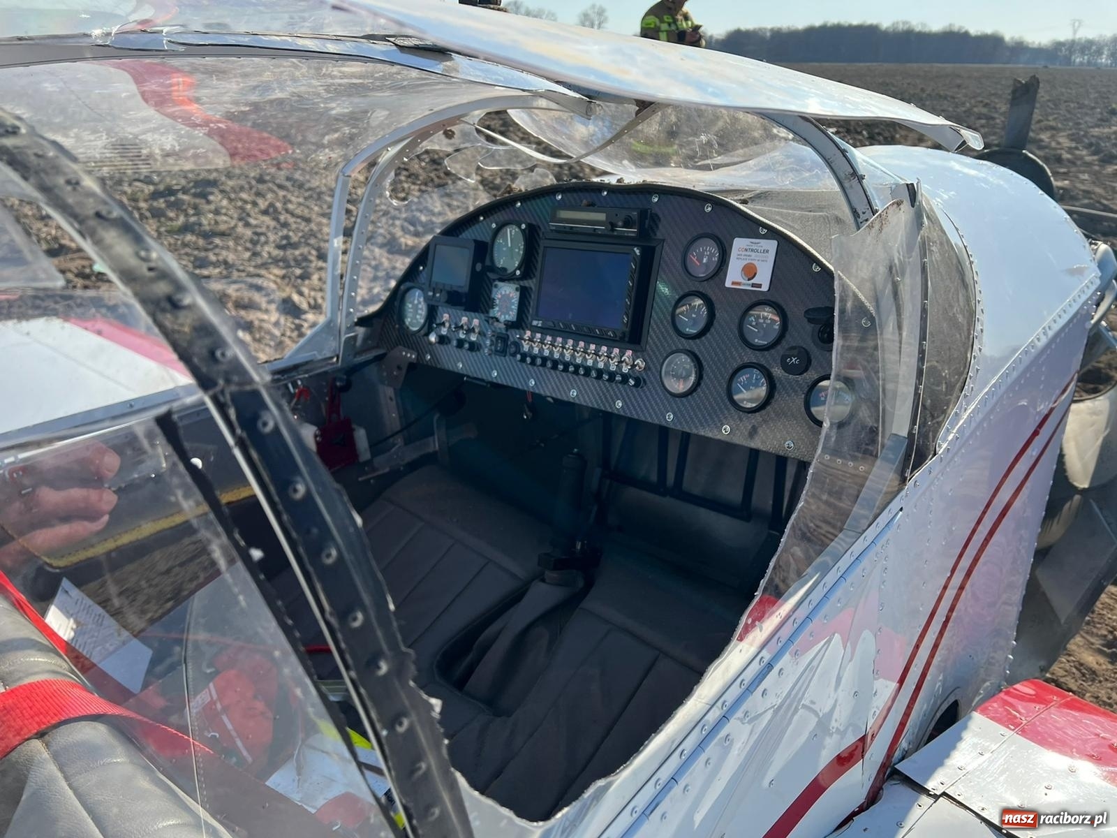 Zdjęcie w galerii na portalu naszraciborz.pl: Wypadek awionetki pod Raciborzem [FOTO i WIDEO] wiadomości z regionu