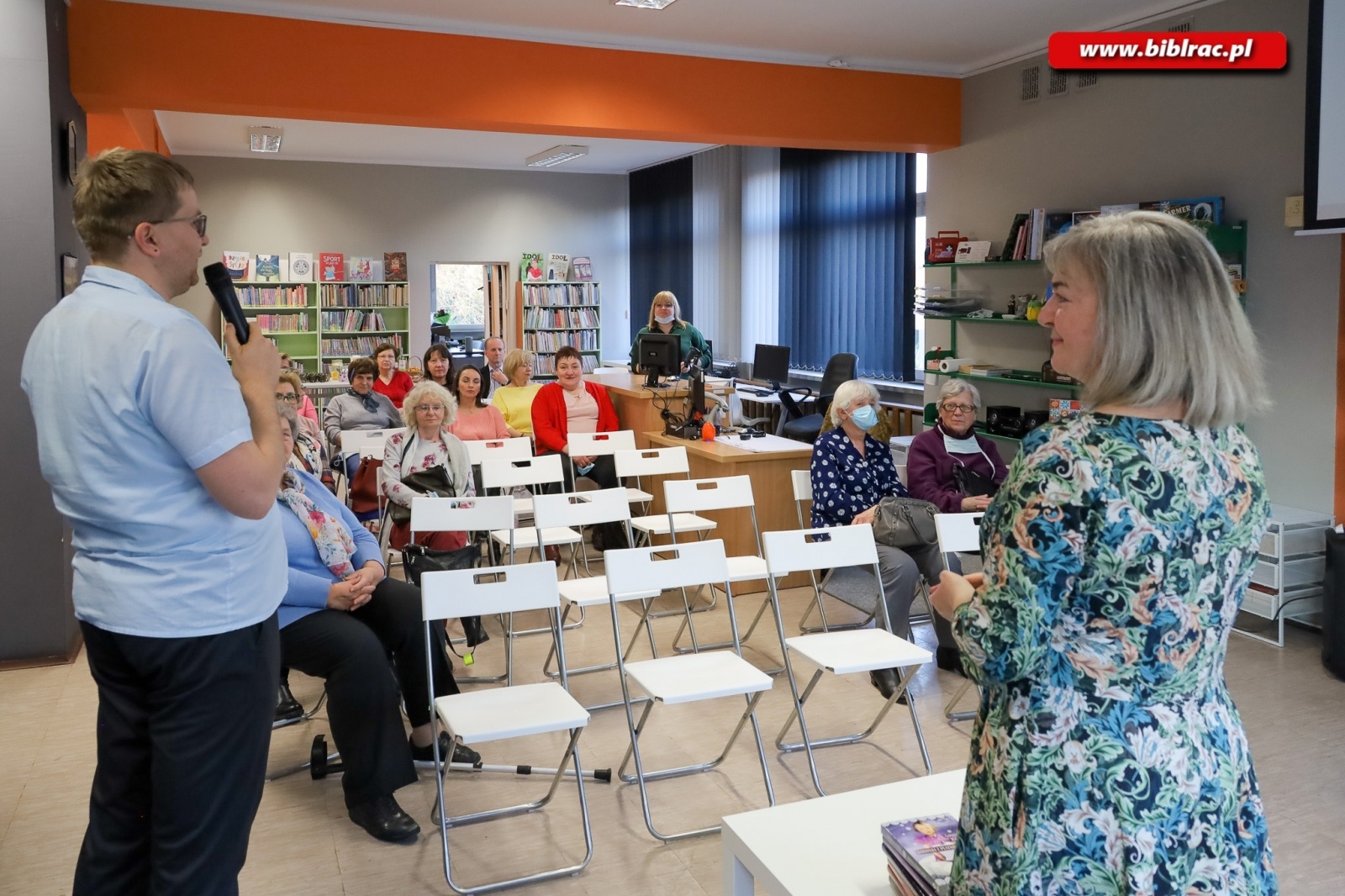 Zdjęcie w galerii na portalu naszraciborz.pl: Gabriela Anna Kańtor gościem Dnia Kobiet z Książką wiadomości z regionu