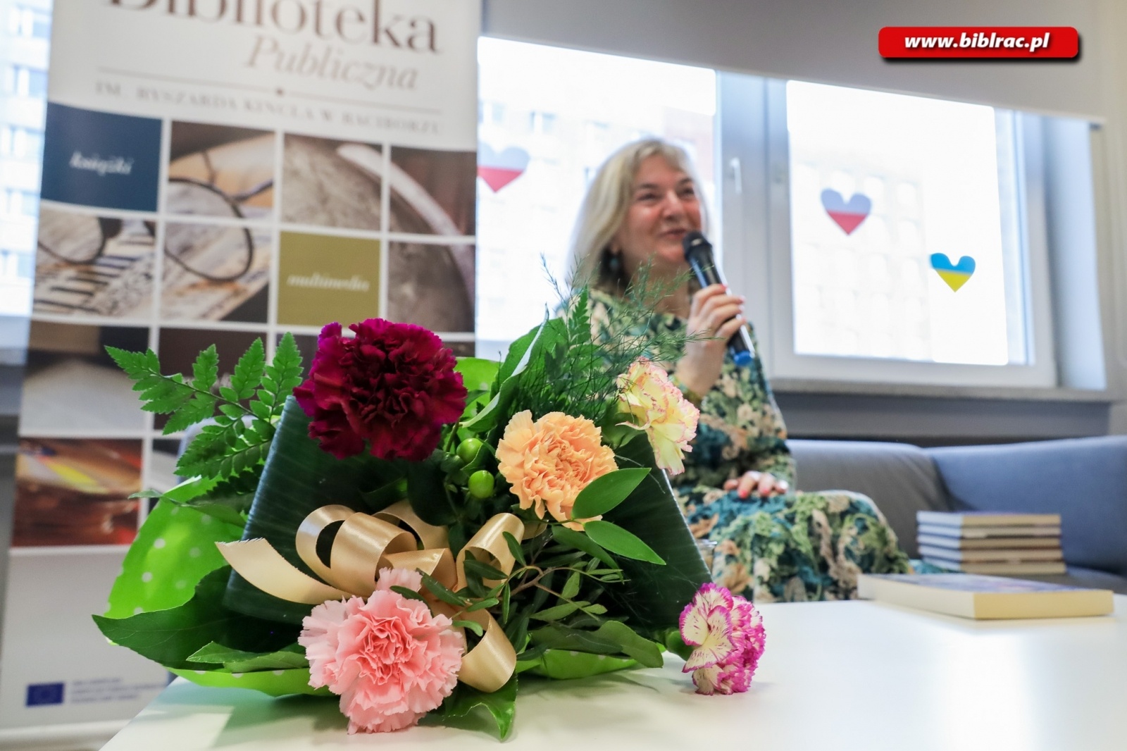 Zdjęcie w galerii na portalu naszraciborz.pl: Gabriela Anna Kańtor gościem Dnia Kobiet z Książką wiadomości z regionu