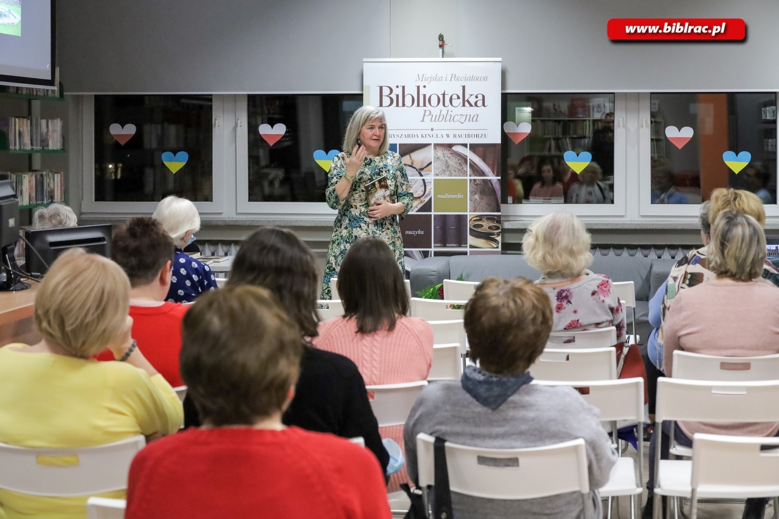 Zdjęcie w galerii na portalu naszraciborz.pl: Gabriela Anna Kańtor gościem Dnia Kobiet z Książką wiadomości z regionu