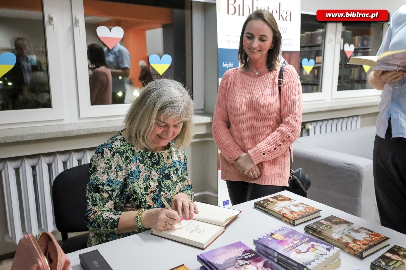 Zdjęcie w galerii na portalu naszraciborz.pl: Gabriela Anna Kańtor gościem Dnia Kobiet z Książką wiadomości z regionu