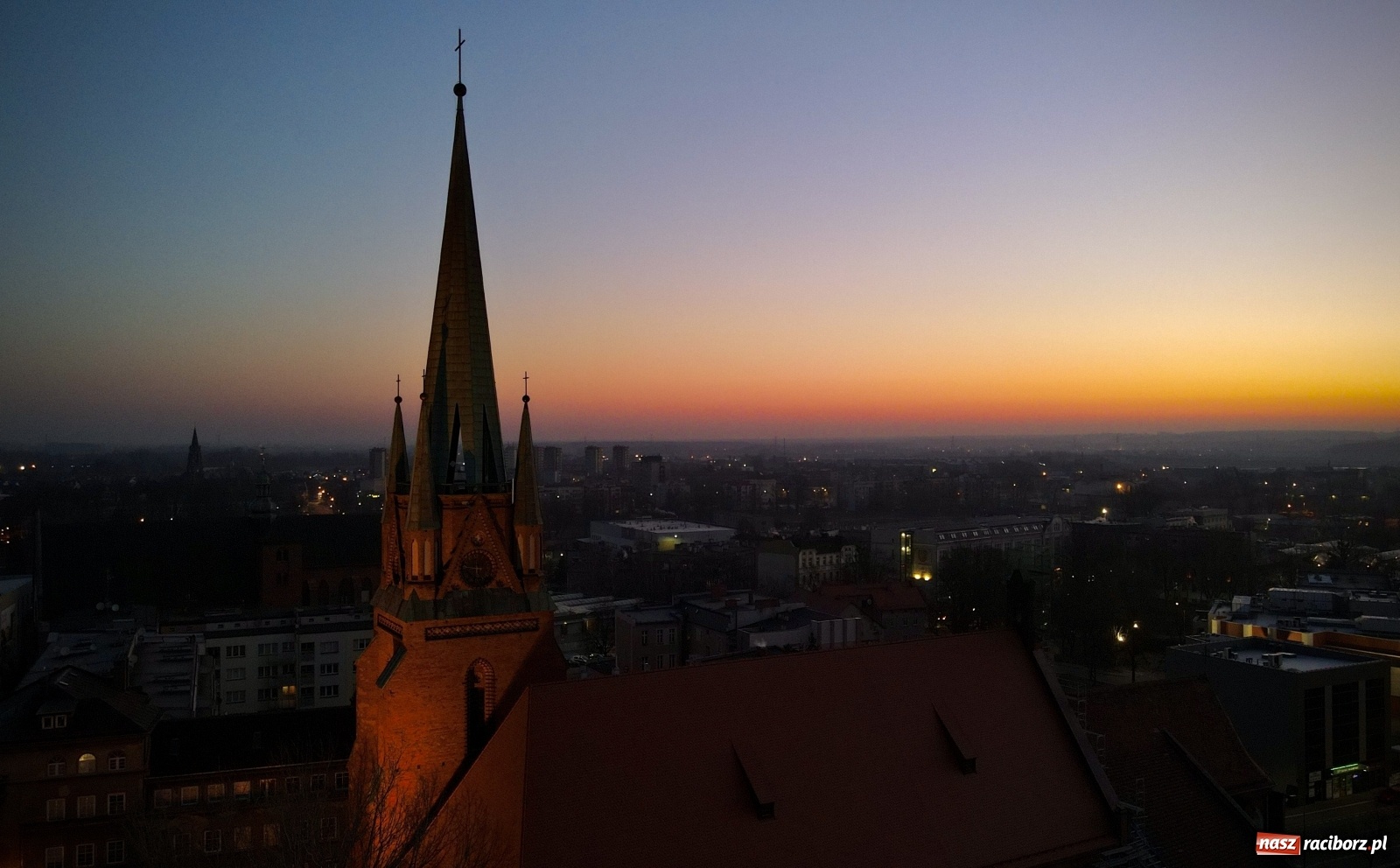 Zdjęcie w galerii na portalu naszraciborz.pl: Racibórz - miasto u progu wiosny okiem drona wiadomości z regionu
