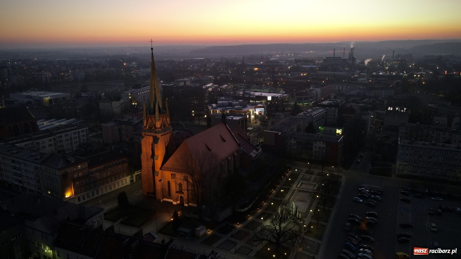 Zdjęcie w galerii na portalu naszraciborz.pl: Racibórz - miasto u progu wiosny okiem drona wiadomości z regionu