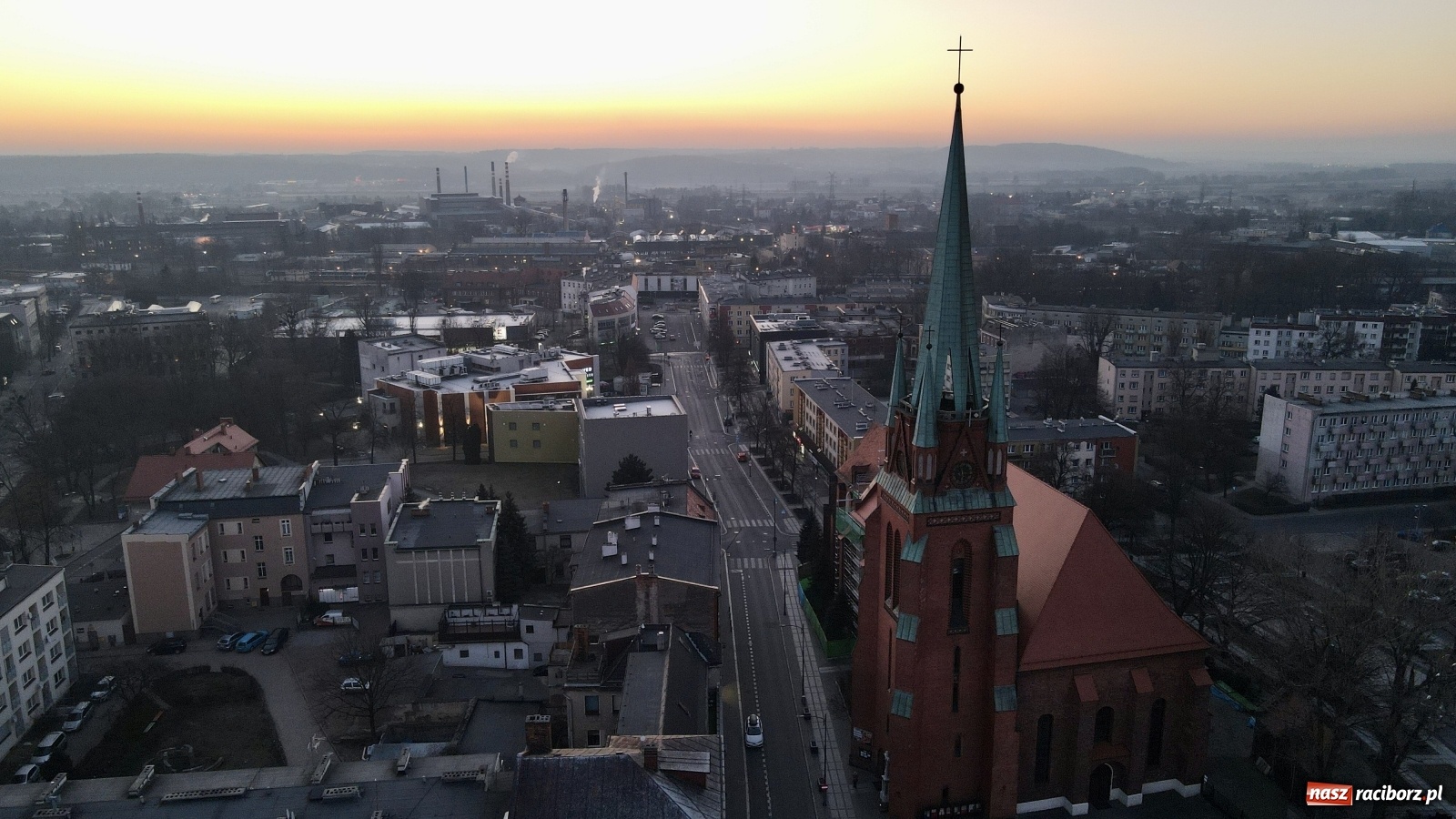 Zdjęcie w galerii na portalu naszraciborz.pl: Racibórz - miasto u progu wiosny okiem drona wiadomości z regionu