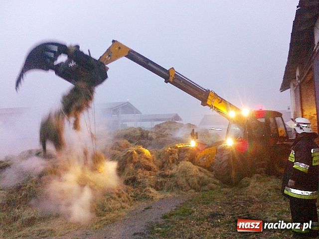 Zdjęcie w galerii na portalu naszraciborz.pl: Spaliło się 90 ton siana wiadomości z regionu