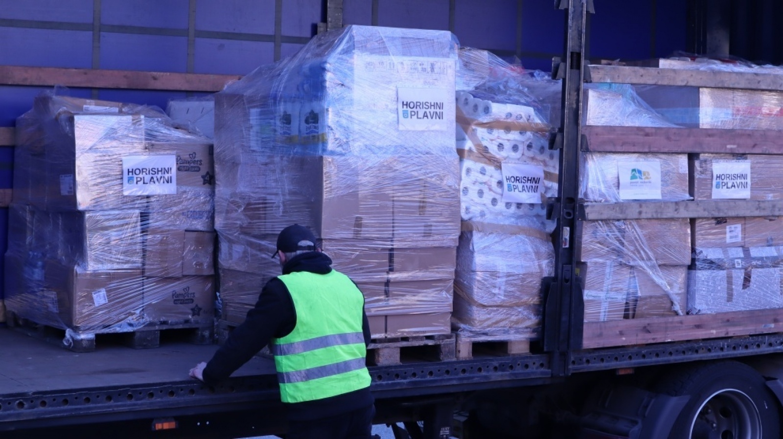 Zdjęcie w galerii na portalu naszraciborz.pl: Nadzwyczajna sesja Rady Powiatu Raciborskiego i transport darów na Ukrainę wiadomości z regionu