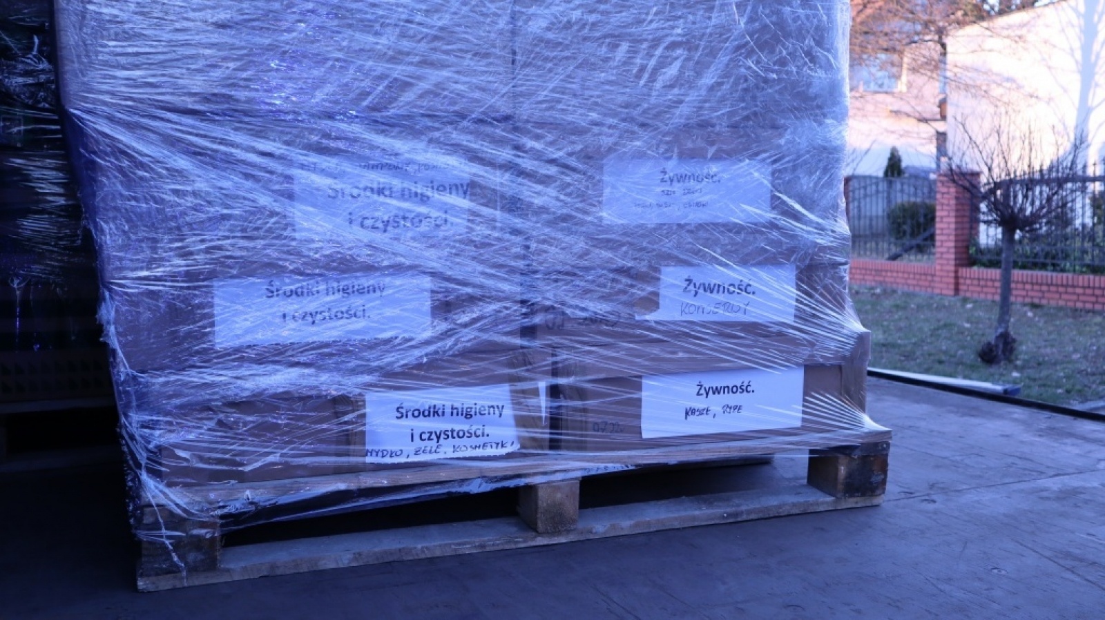 Zdjęcie w galerii na portalu naszraciborz.pl: Nadzwyczajna sesja Rady Powiatu Raciborskiego i transport darów na Ukrainę wiadomości z regionu