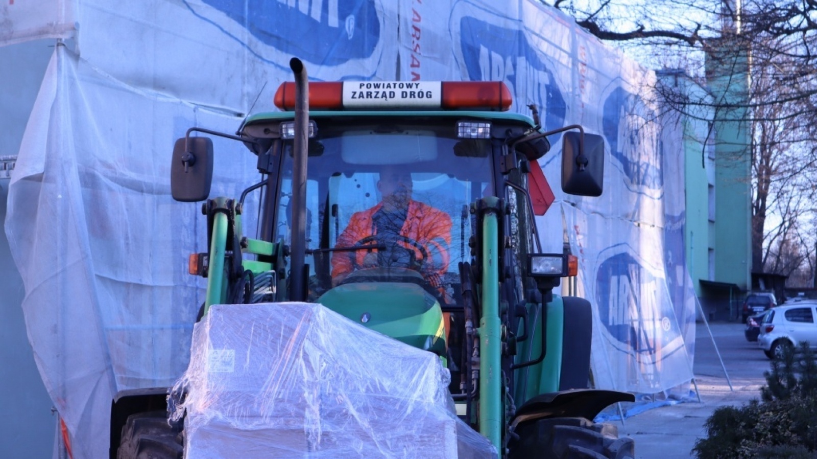 Zdjęcie w galerii na portalu naszraciborz.pl: Nadzwyczajna sesja Rady Powiatu Raciborskiego i transport darów na Ukrainę wiadomości z regionu