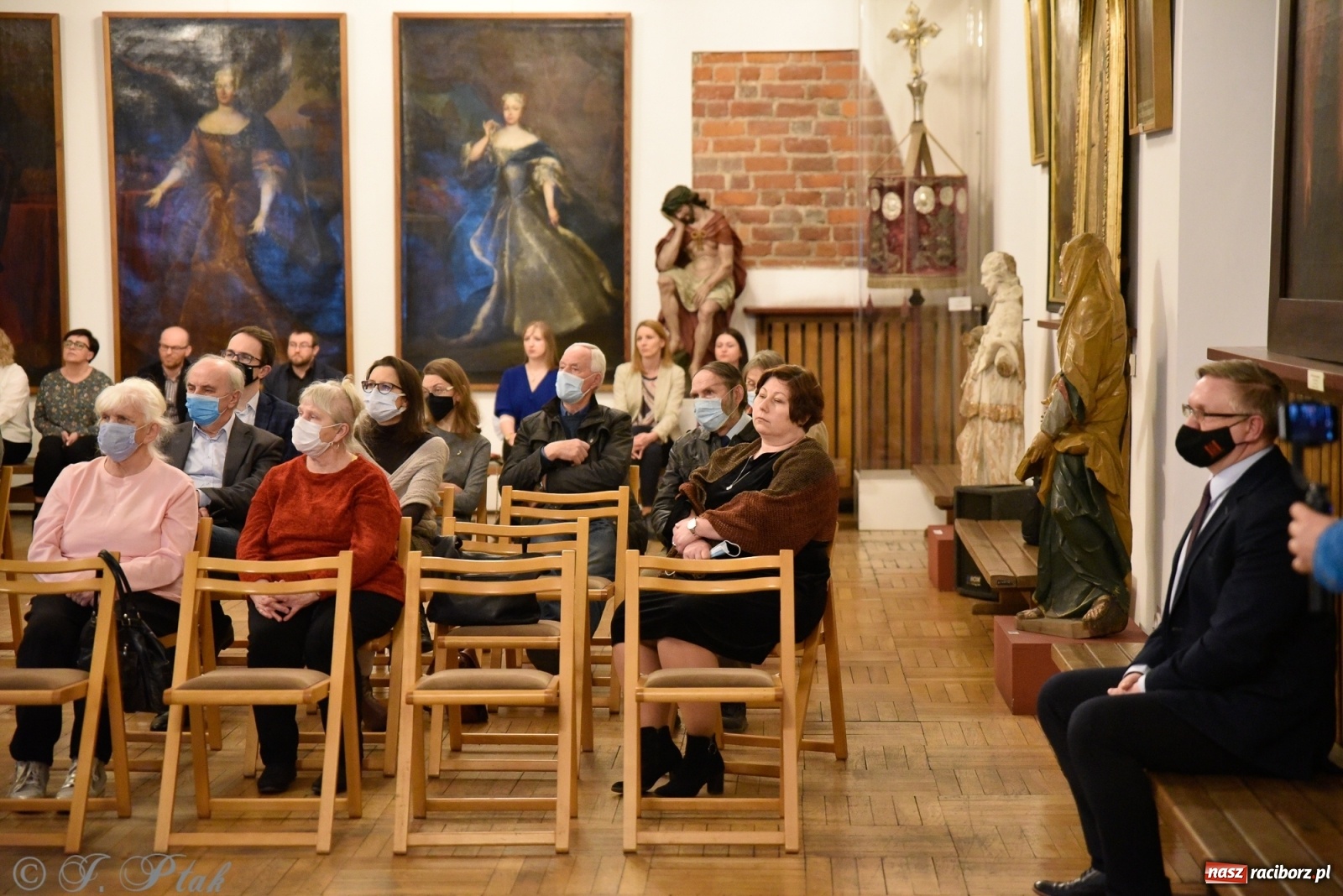 Zdjęcie w galerii na portalu naszraciborz.pl: Kafle raciborskie, czyli o historii ogrzewania w raciborskim Muzeum wiadomości z regionu