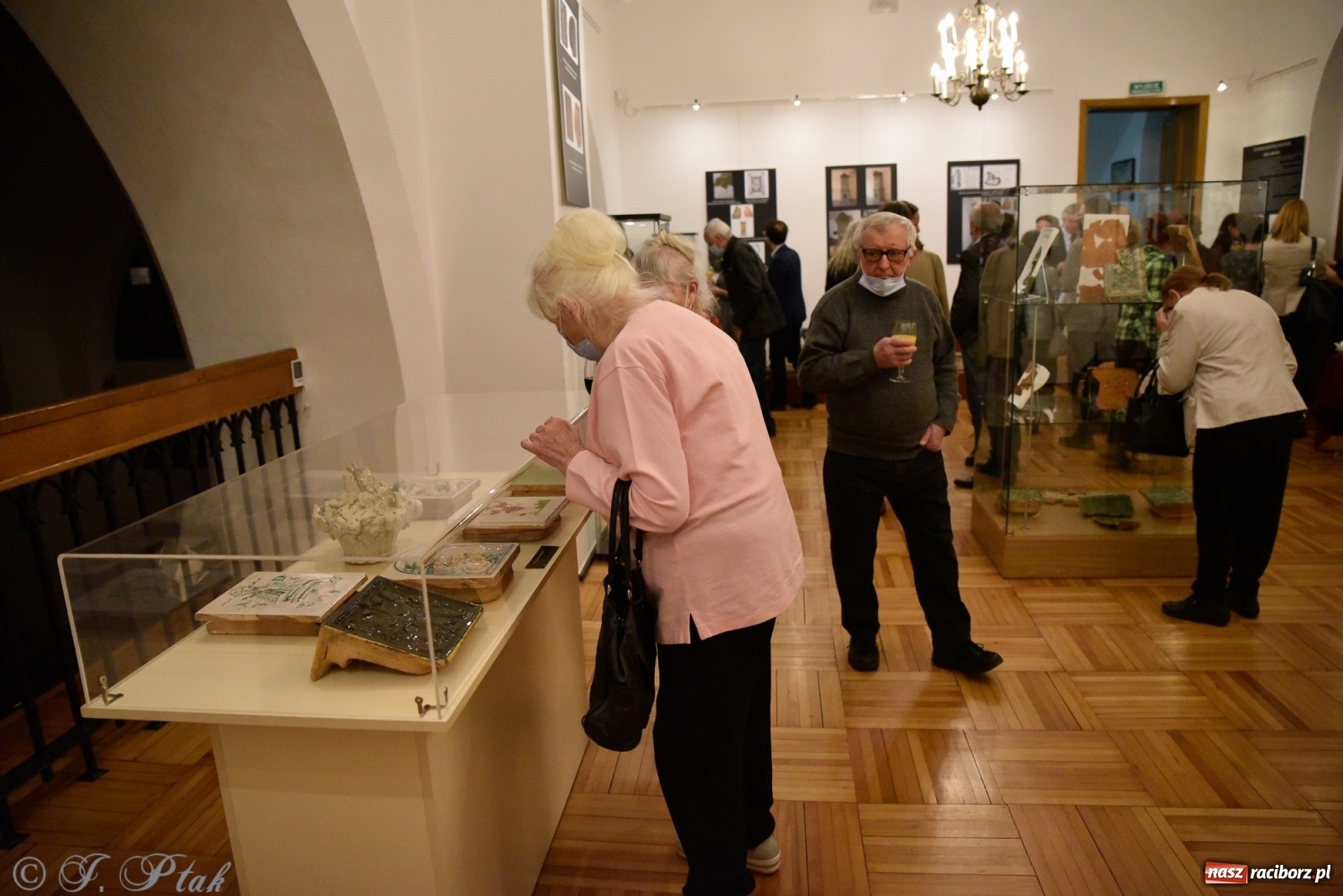 Zdjęcie w galerii na portalu naszraciborz.pl: Kafle raciborskie, czyli o historii ogrzewania w raciborskim Muzeum wiadomości z regionu