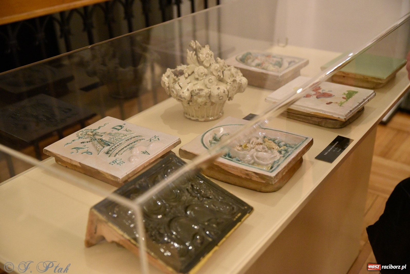 Zdjęcie w galerii na portalu naszraciborz.pl: Kafle raciborskie, czyli o historii ogrzewania w raciborskim Muzeum wiadomości z regionu