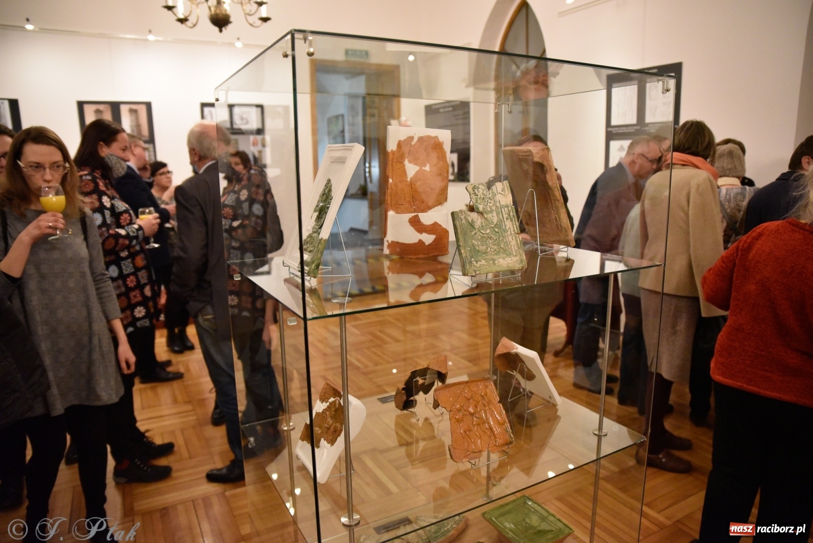 Zdjęcie w galerii na portalu naszraciborz.pl: Kafle raciborskie, czyli o historii ogrzewania w raciborskim Muzeum wiadomości z regionu