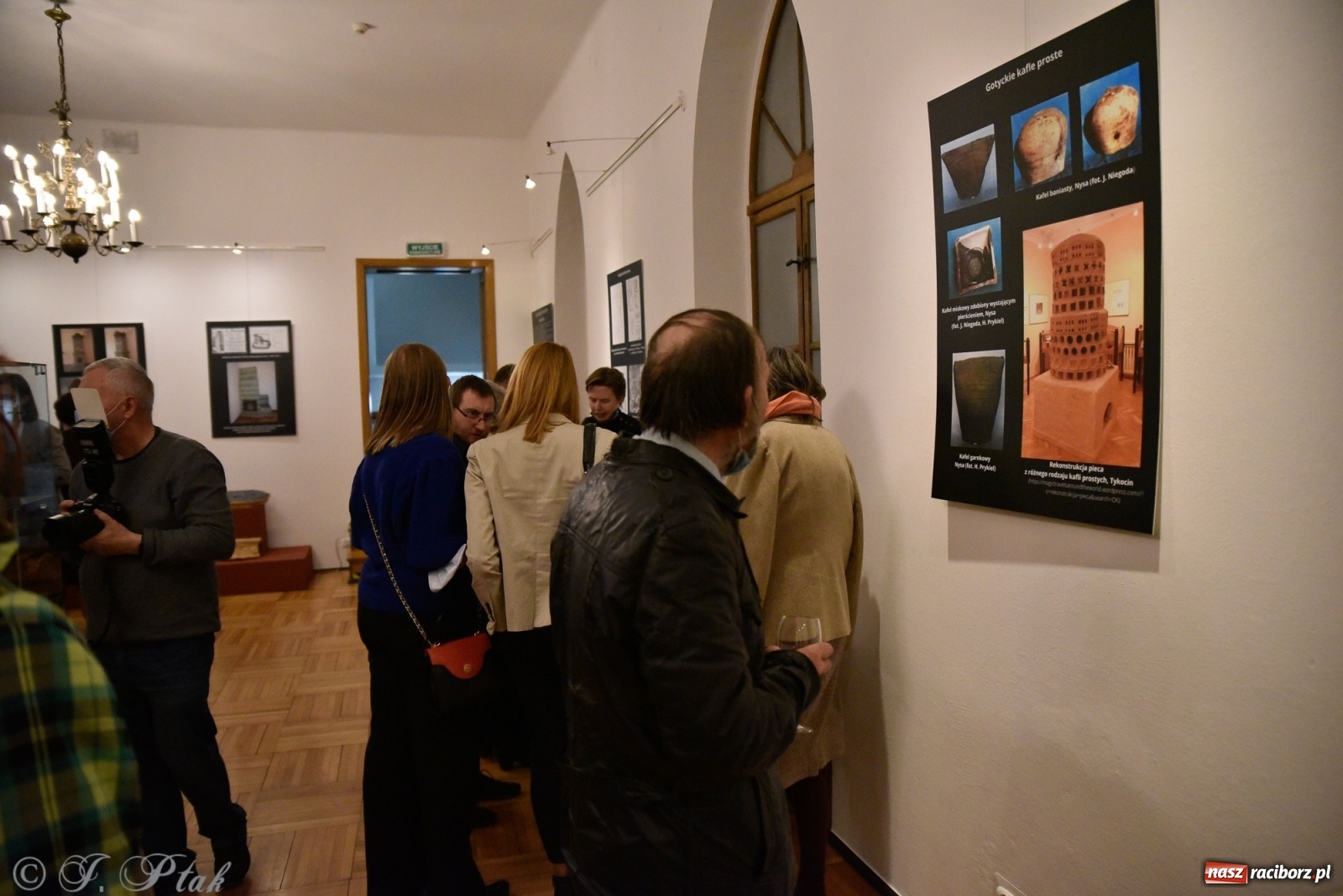 Zdjęcie w galerii na portalu naszraciborz.pl: Kafle raciborskie, czyli o historii ogrzewania w raciborskim Muzeum wiadomości z regionu