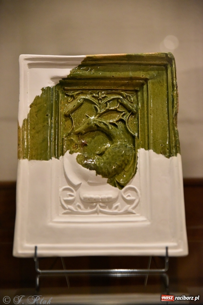 Zdjęcie w galerii na portalu naszraciborz.pl: Kafle raciborskie, czyli o historii ogrzewania w raciborskim Muzeum wiadomości z regionu