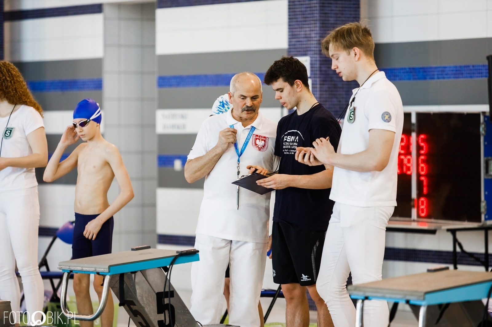 Zdjęcie w galerii na portalu naszraciborz.pl: Pływacy szkół sportowych z całej Polski ścigają się w H2Ostróg wiadomości z regionu