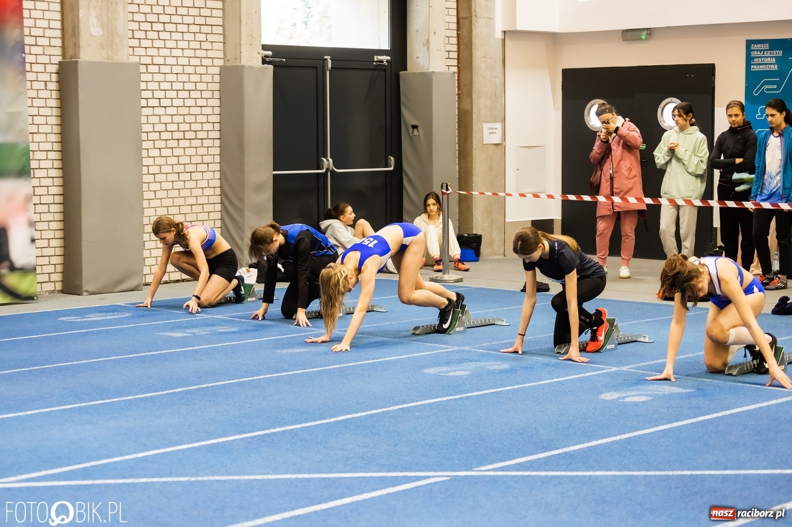 Zdjęcie w galerii na portalu naszraciborz.pl: Racibórz gospodarzem Halowych Mistrzostw Śląska Młodzików w LA wiadomości z regionu