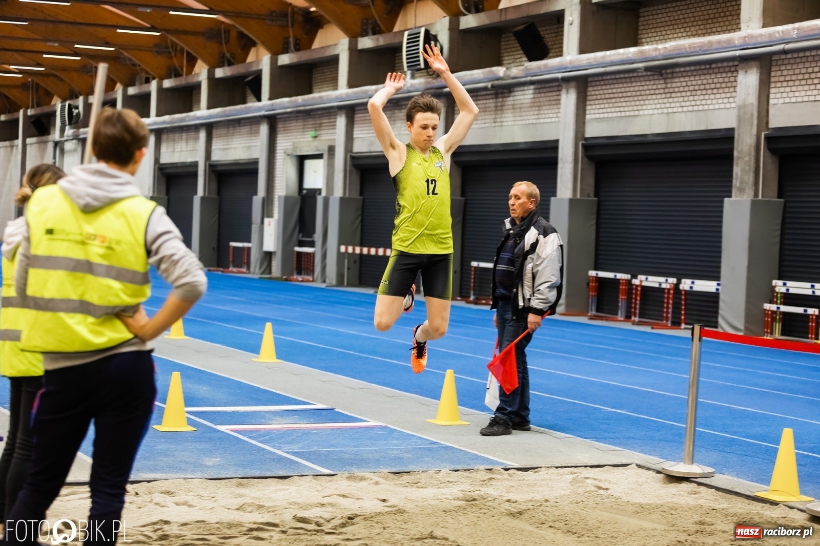 Zdjęcie w galerii na portalu naszraciborz.pl: Racibórz gospodarzem Halowych Mistrzostw Śląska Młodzików w LA wiadomości z regionu