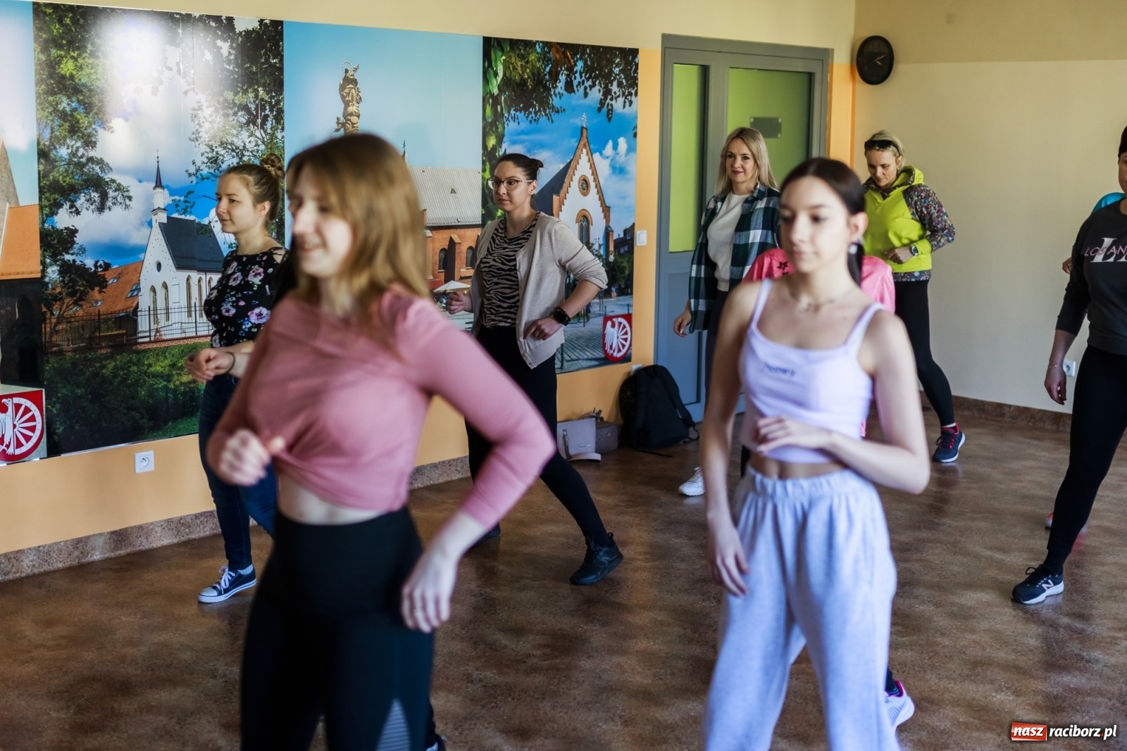 Zdjęcie w galerii na portalu naszraciborz.pl: Warsztaty taneczne Bachata&Kizomba w Arenie Rafako wiadomości z regionu