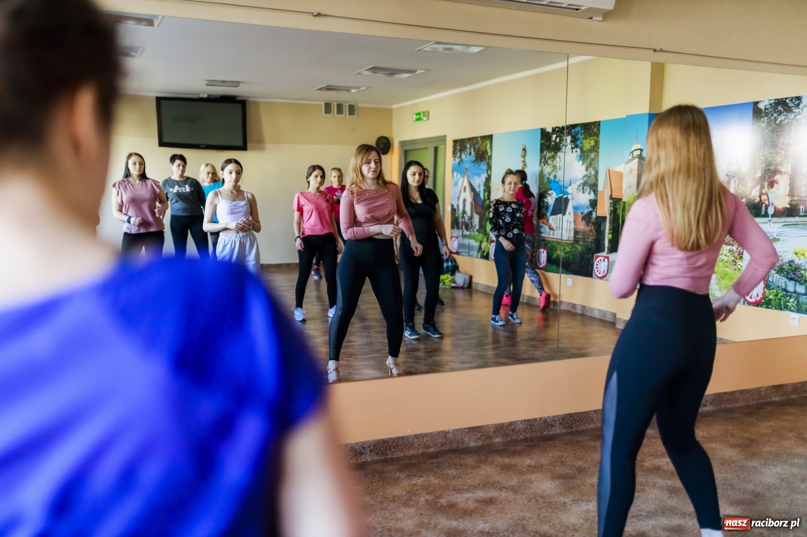 Zdjęcie w galerii na portalu naszraciborz.pl: Warsztaty taneczne Bachata&Kizomba w Arenie Rafako wiadomości z regionu