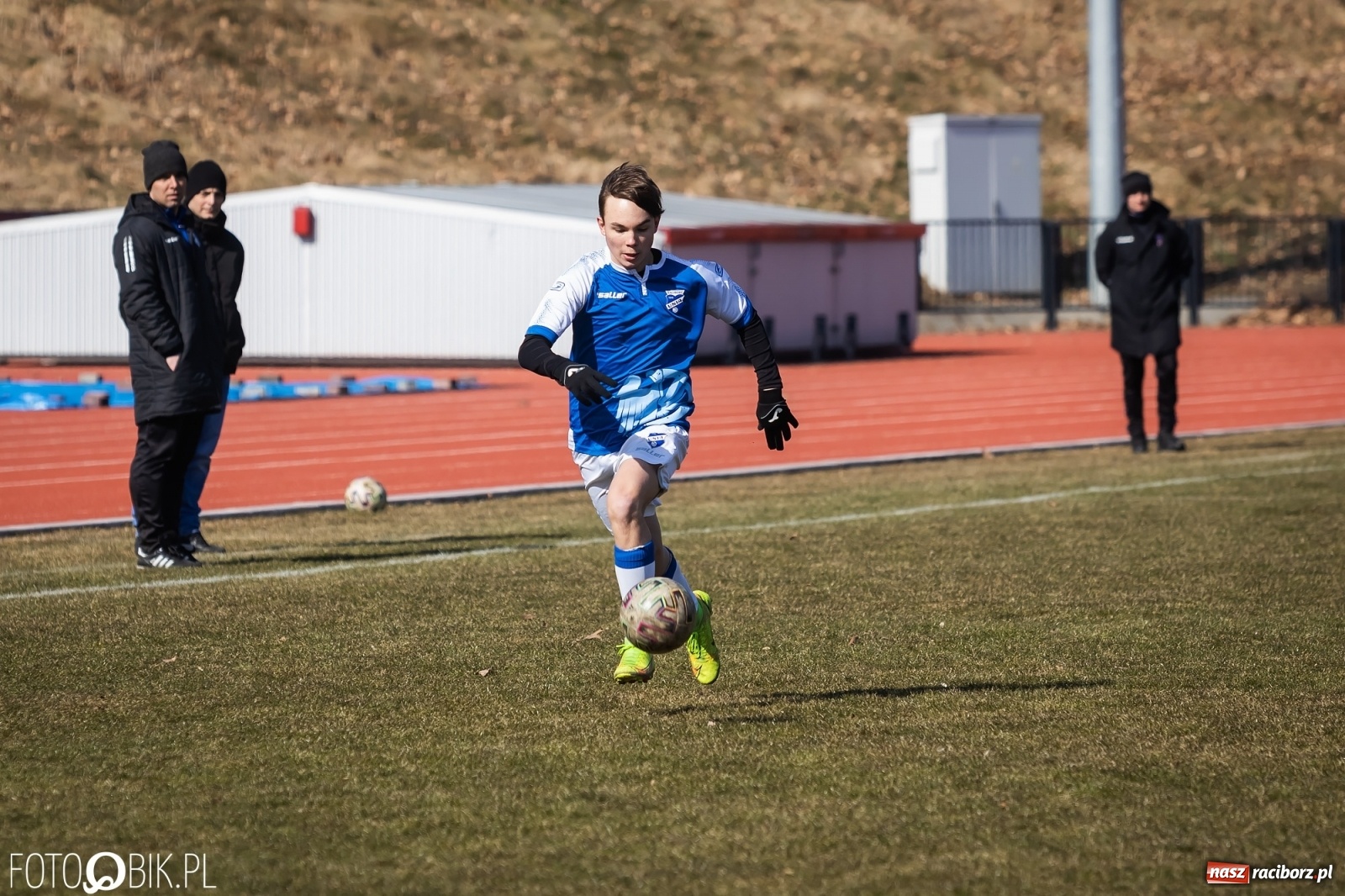Zdjęcie w galerii na portalu naszraciborz.pl: I liga trampkarzy. Udana inauguracja Unii Racibórz [FOTO] wiadomości z regionu